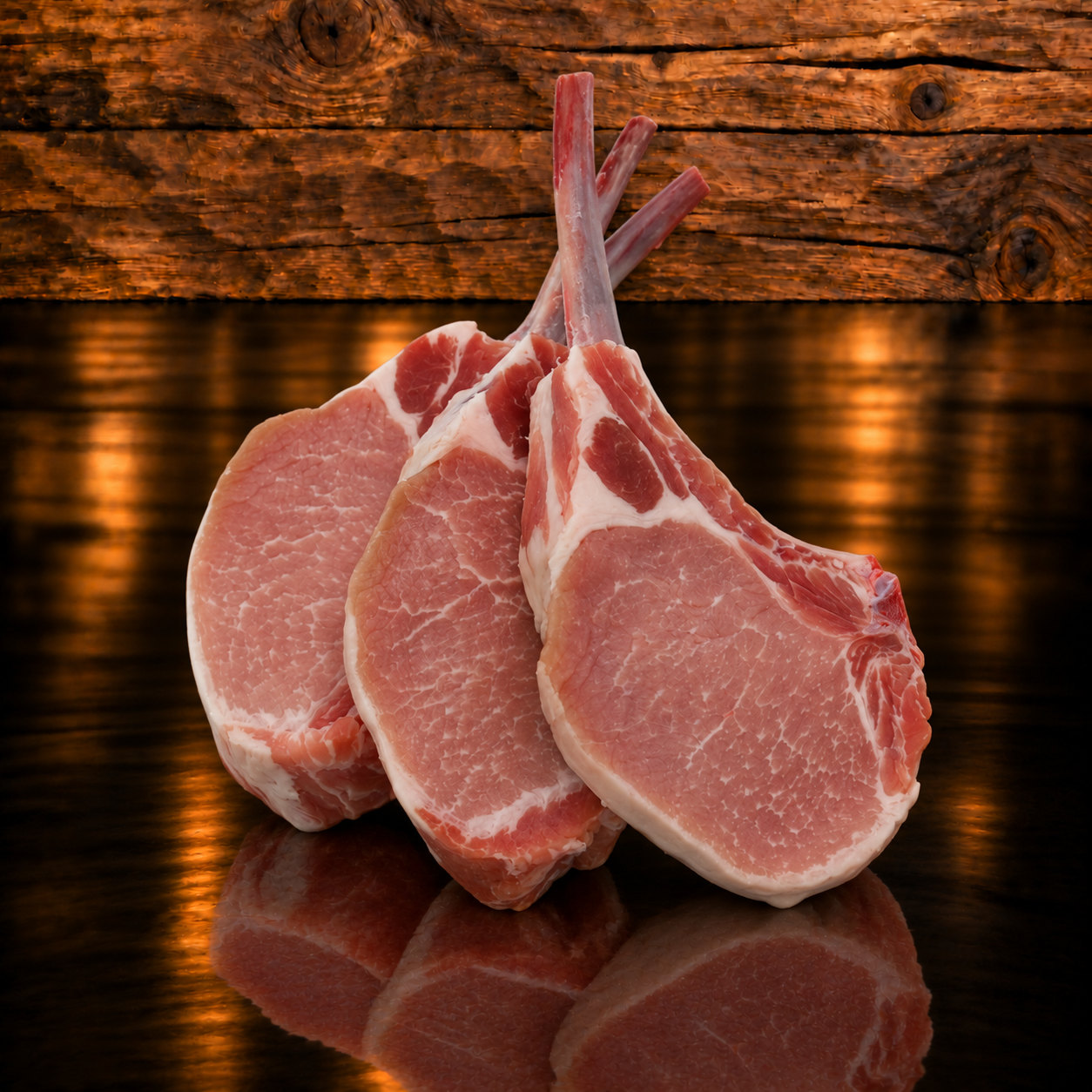 Schweins Rack portioniert auf Holzschneidebrett