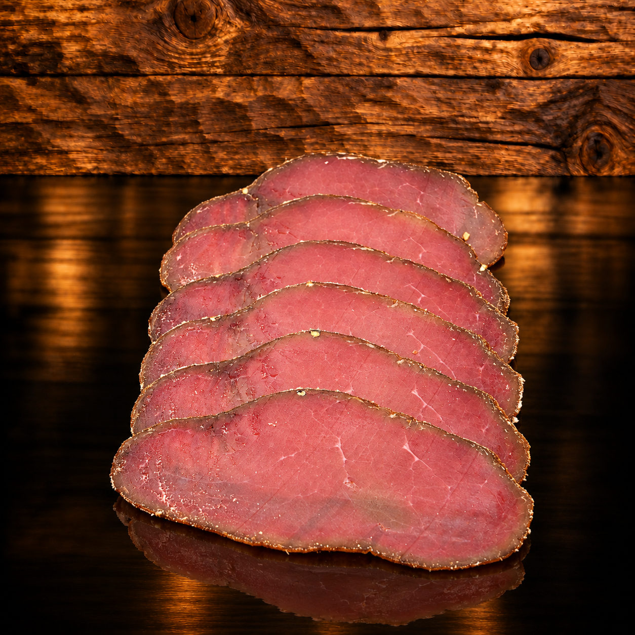 Mostbröckli geschnitten auf Holzschneidebrett