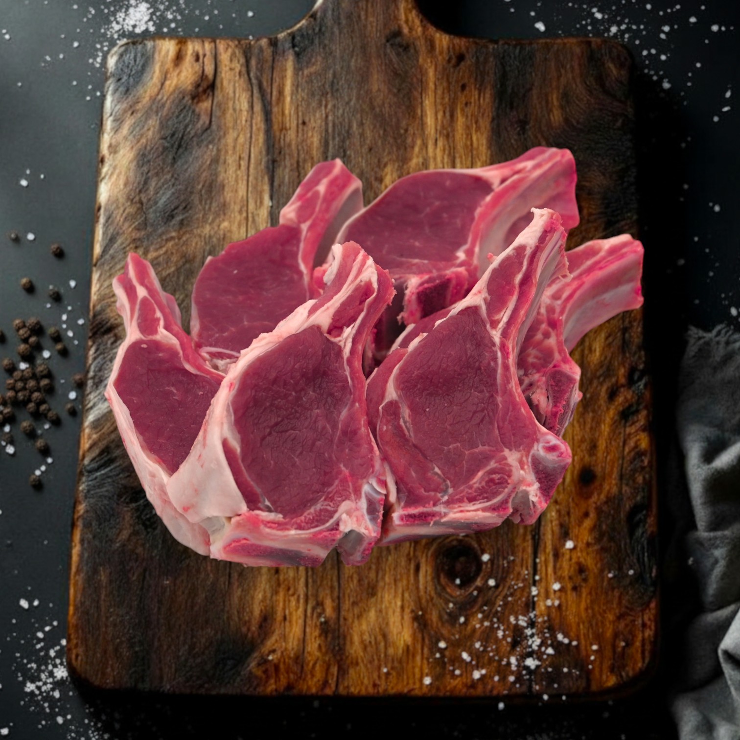 Lammkoteletten geschnitten