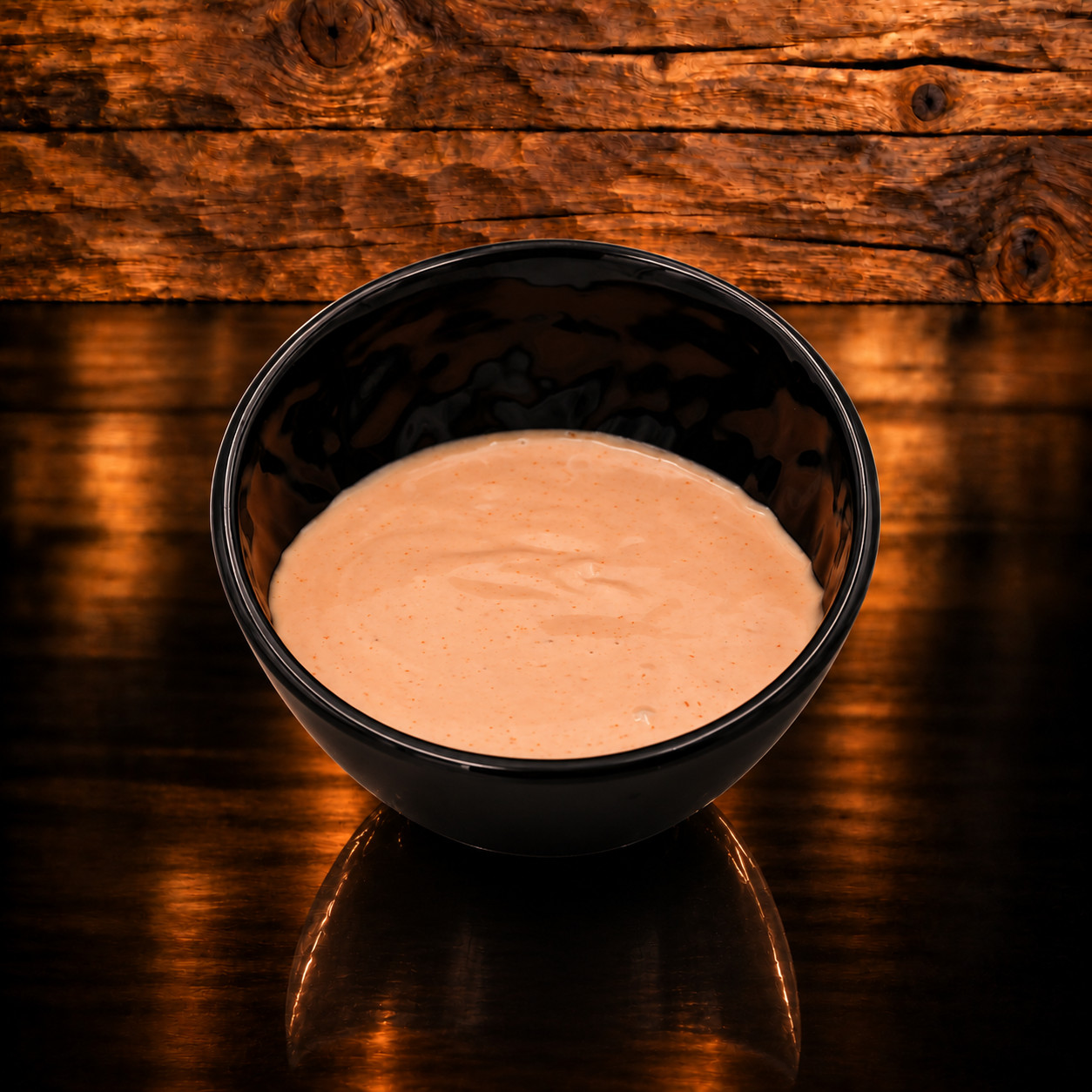 Cocktail Sauce 150g auf Holzschneidebrett