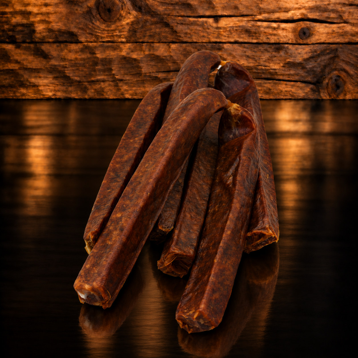 Landjäger Paar 120g auf Holzschneidebrett